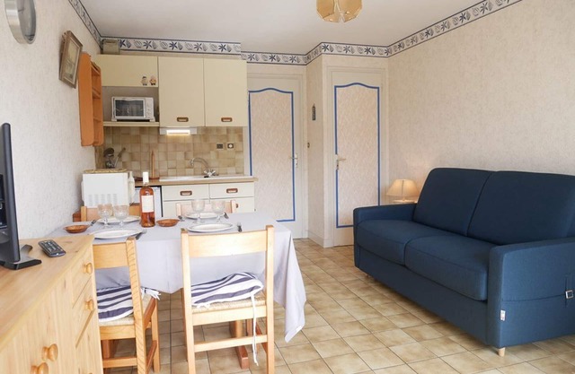 Studio cabine à 50m de la plage avec terrasse et parking, Carnac