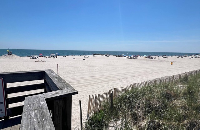 Cozy studio with WiFi and AC in fabulous west end of Long Beach New York