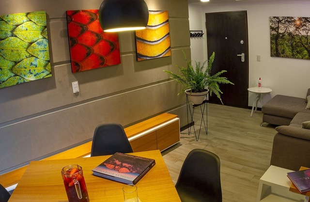 Cozy suite in the heart of the financial district