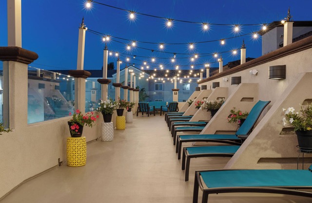 Suite confortable à quelques pas de Disneyland avec piscine et accès à Internet