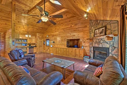 Cozy Sunset View Cabin with Game Room and Mtn Views!
