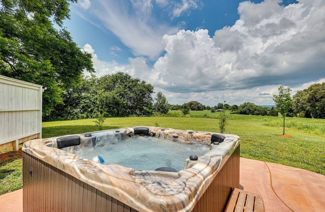 Cozy Tennessee Abode w/ Private Hot Tub & Fire Pit