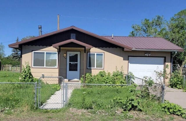 Cozy three bedroom home in Manassa.