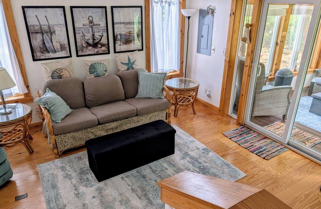 Cozy townhome in beautiful Chincoteague with WiFi, AC