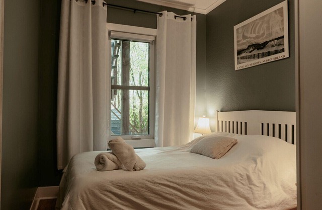 Cozy Townhouse Apartment | Steps to Water St.