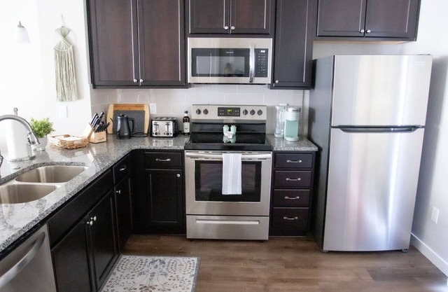 Cozy Townhouse in Southwest Boise