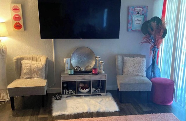 Cozy trendy Condo/Apartment near universal studios 18 min from Disney