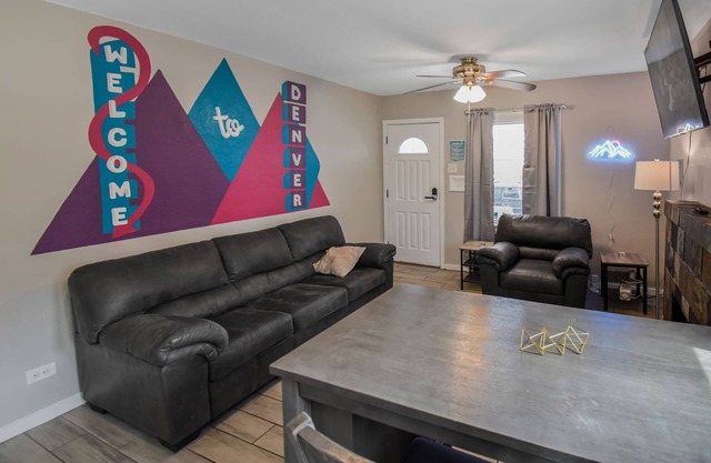 2Bedroom Upper awesome Trenton in Denver