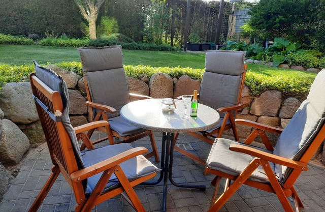 Appartement confortable, avec terrasse en pierre naturelle à la campagne, incl. vélos