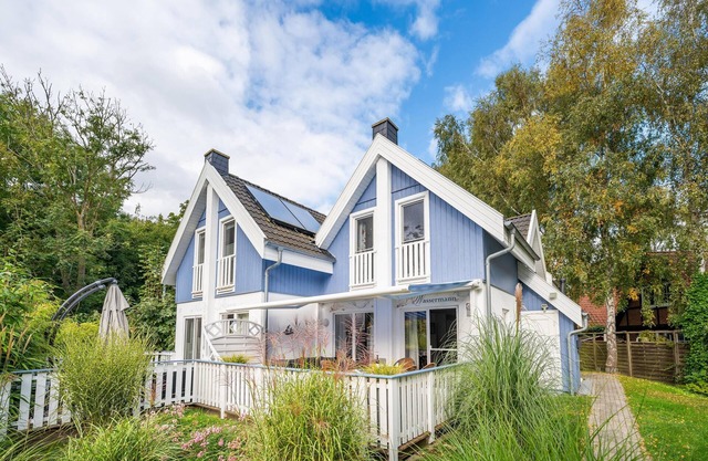 Cozy vacation home with Finnish sauna and terrace, 500 m to the beach