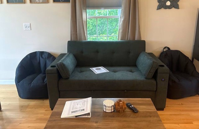 Cozy Valley View Studio