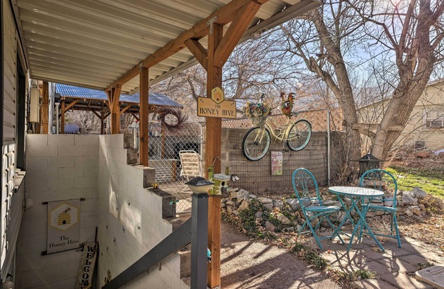 Cozy & Vintage Cedar City Apartment w/ Fire Pit!
