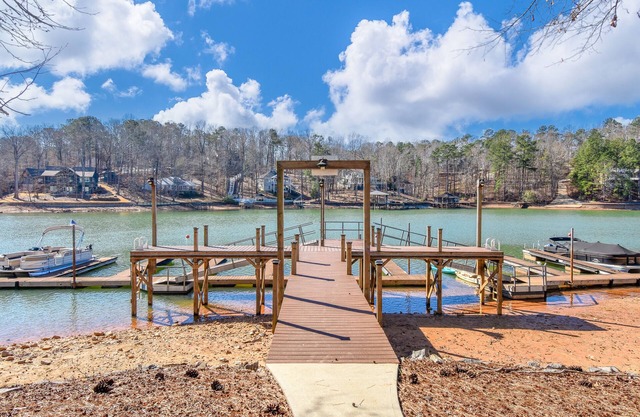 Cozy Water Front Condo on Lake Martin. Boat Slip. Bottom floor walk-out unit.