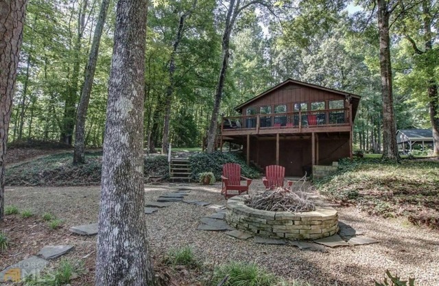 Cozy Waterfront Bungalow w/ Boat Dock & Fire Pit Perfect for the Weekend or Week