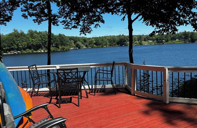 Cozy Lakefront Cottage - 2 docks, grill & fire pit. Fishing, hiking, hunting!