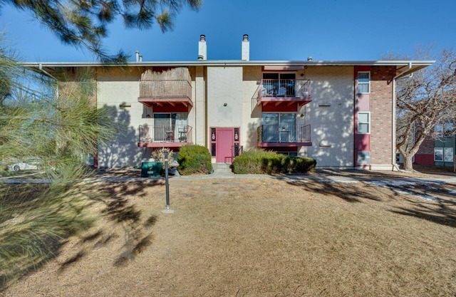 Cozy Westminster Condo: 14 Mi to Downtown Denver!