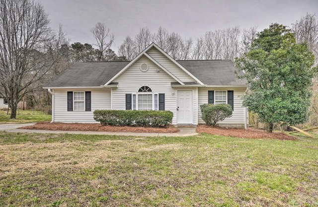 Cozy Winston-Salem Home Near Parks and Golfing!