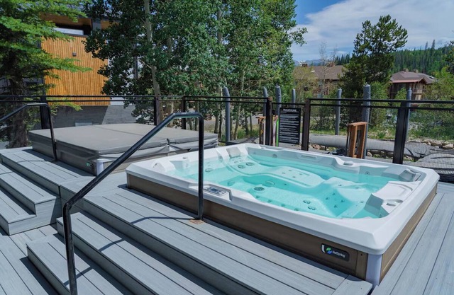 Cozy Winter Park Stay Perfect for Group Travelers | 2 Units | Hot Tubs Access