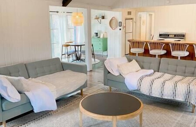 Retro Ypsilanti Cottage | Peloton & Vintage Vibes, close to Ann Arbor