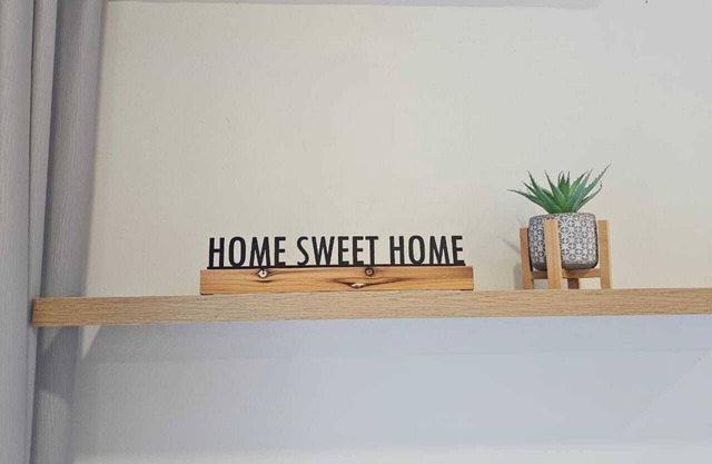 CozyHome - 3 bedroom Town House with free Wi-Fi