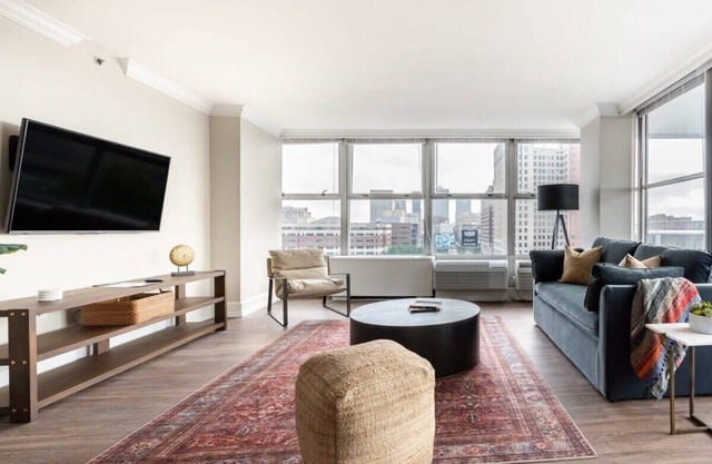 CozySuites 800 Tower 1BR w/ gym! 20