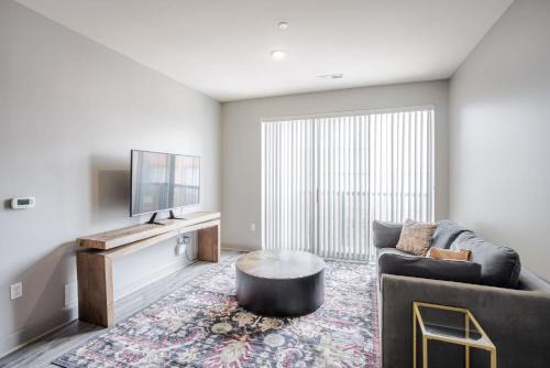 CozySuites at the Banks gym pool 15