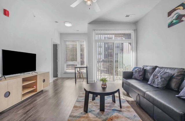 CozySuites Modern 1BR, Nora Indianapolis #7
