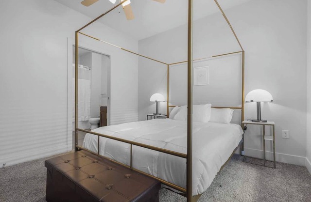 CozySuites Modern 2BR, Nora Indianapolis #10