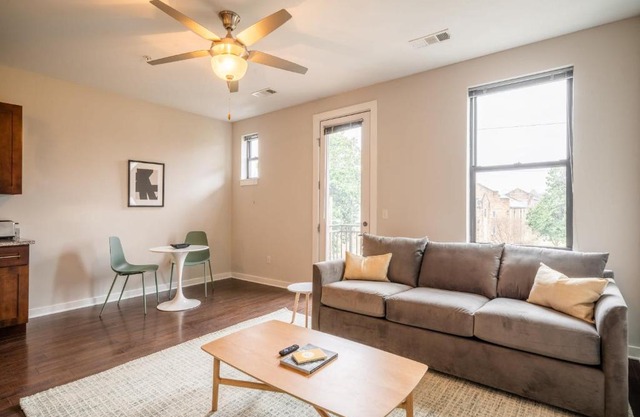 CozySuites MusicRow Astonishing Studio with free parking 22