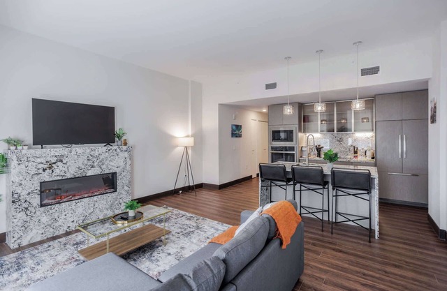 CozySuites Sky Central #22