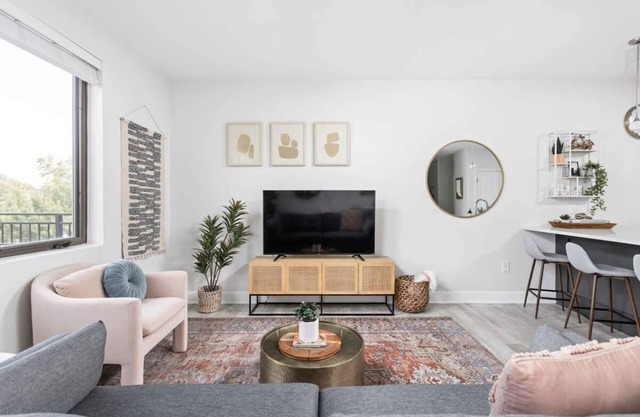 CozySuites | Spacious 2BR at Meridian Kessler