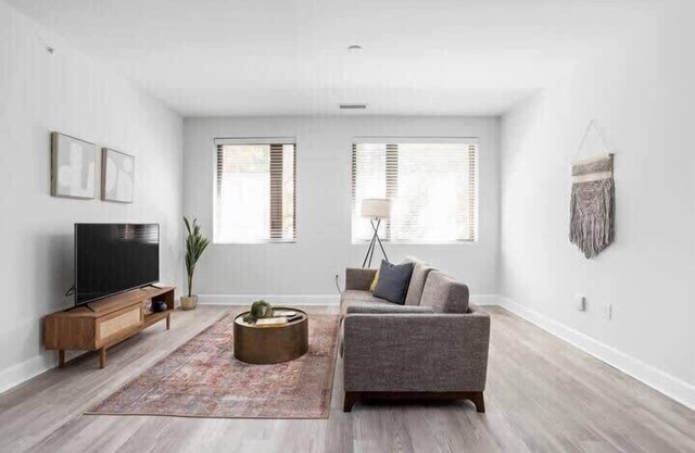 CozySuites Upscale Modern 2BR Broad Ripple
