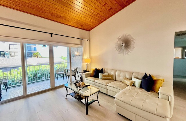 CP 426 Beautiful 3/2.5 Ocean View Condo - Paradise Vacation Rental in Ocean Village
