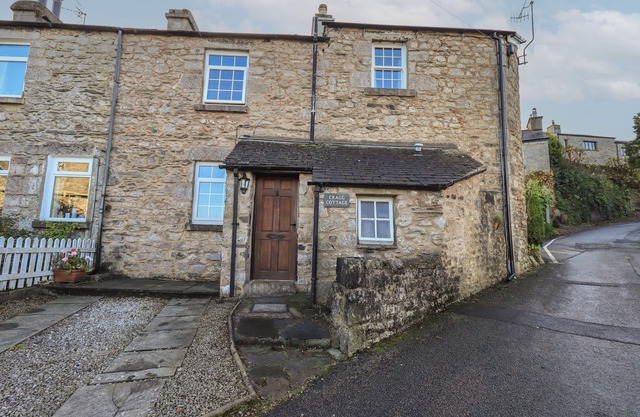 Cragg Cottage, LINDALE