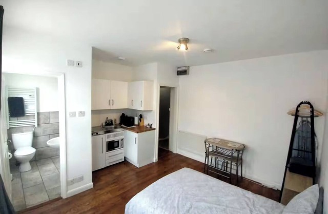 Cranbury House Apartments