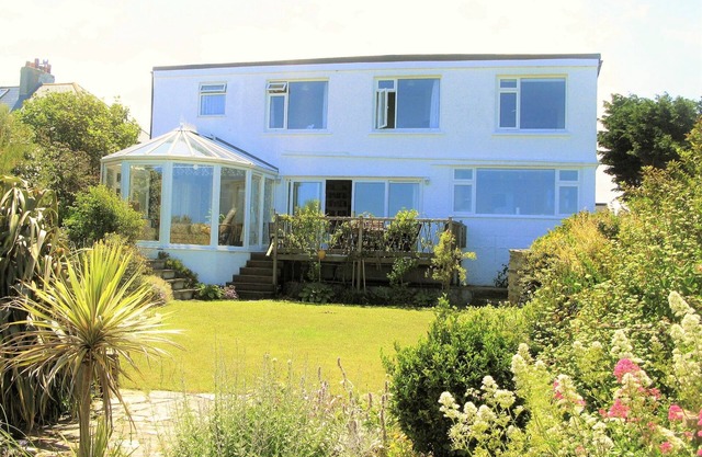 Crantock Cottage, vue imprenable sur la mer, à 5 minutes de la plage et équipé pour les enfants