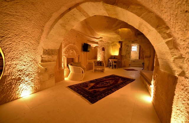 Crassus Cave Hotel