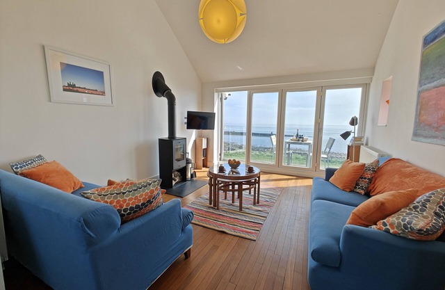 Craster Waves - Two Bedroom House, Sleeps 4