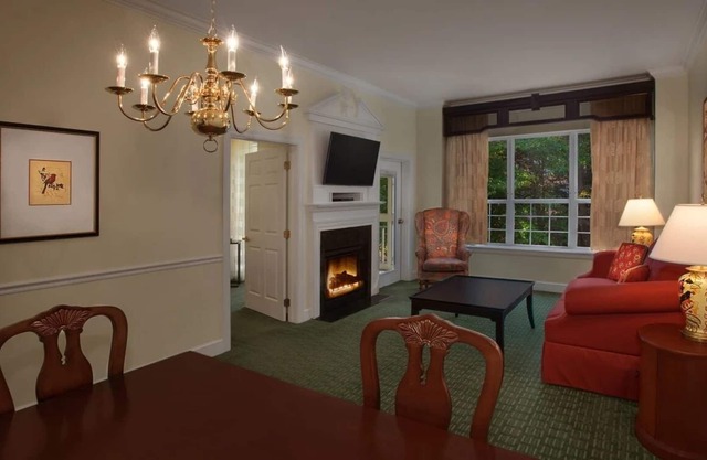 Create lasting memories , at Marriott's Manor Club at Ford's Colony.