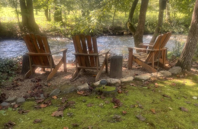 Creek side home, steps from the creek. Pet friendly