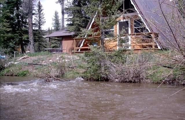Creekside A-Frame Un acre de terrain