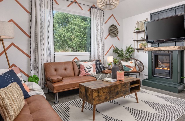 Creekside Bungalow nestled in natures finest