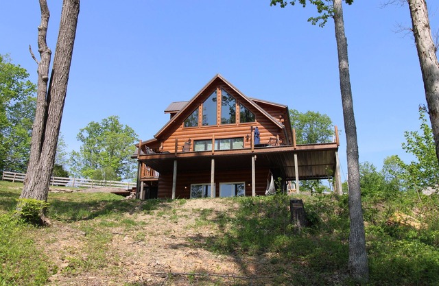 Creekside Cabin