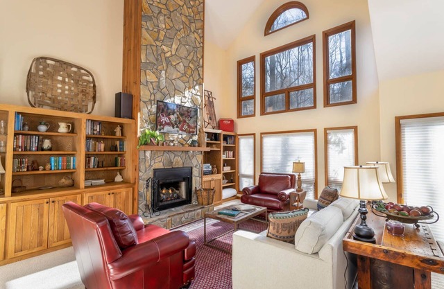 Creekside Home with Resort Access