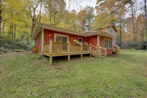 Creekside Newland Cabin about 7 Mi to Linville Falls