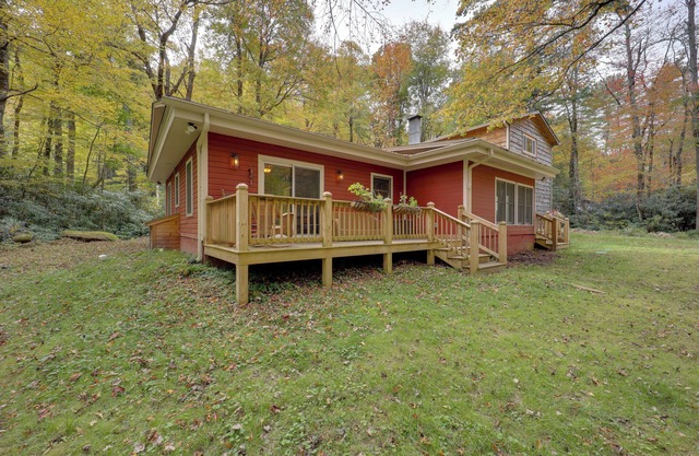 Creekside Newland Cabin ~ 7 Mi to Linville Falls