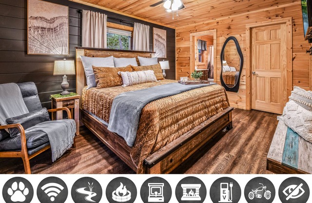 A Creekside on the Bluff - on creek / pet friendly