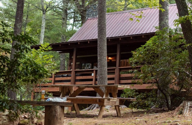 Creekside Overlook Cabin | Fireplace