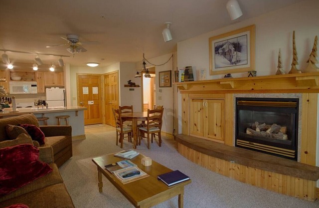1st floor 1bedroom close to hot tubs