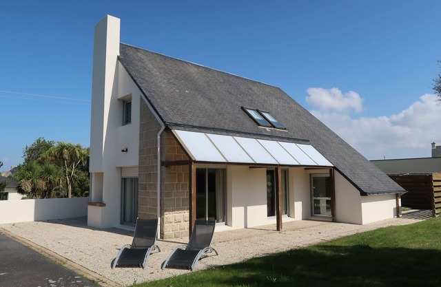Cremiou Beach by Interhome